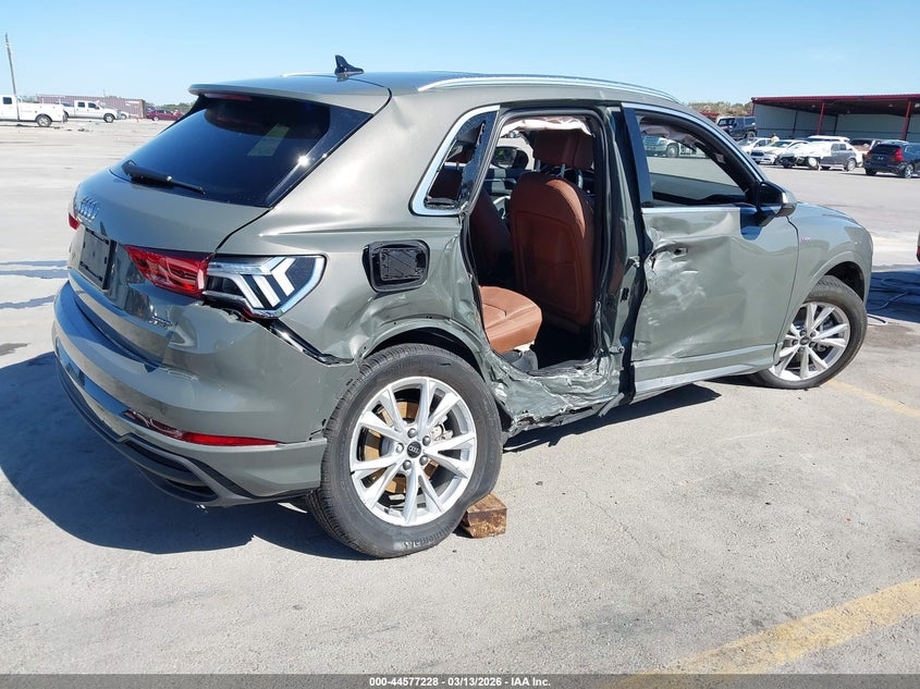 2025 Audi Q3 VIN WA1EECF37S1053683 IAAI salvage auction — RIGHT SIDE, Salvage (Texas), sold $9,050 on 2026-07-09 (photo 4)