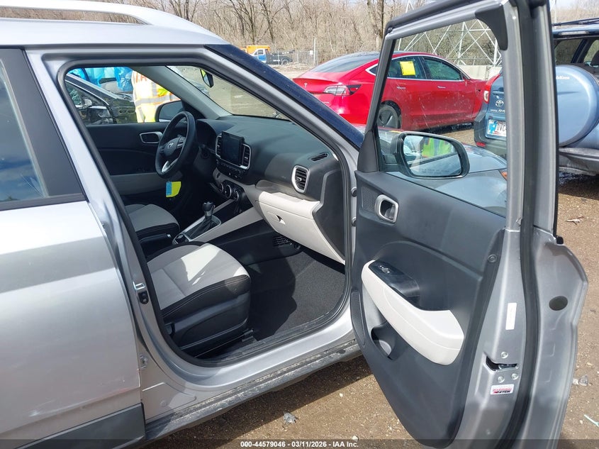 2026 Hyundai Venue VIN KMHRC8A39TU425716 IAAI salvage auction — SIDE, Salvage Title, sold $25 on 2026-07-11 (photo 5)