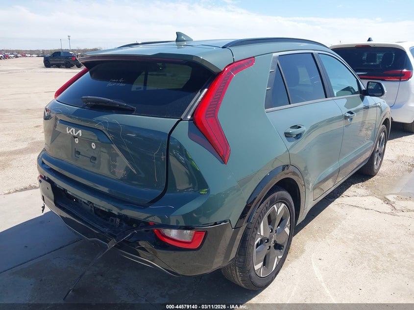 2024 Kia Niro VIN KNDCR3L15R5109384 IAAI salvage auction — REAR END, Salvage Title, sold $11,200 on 2026-07-06 (photo 4)
