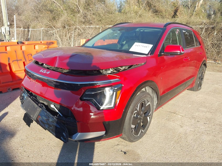 2024 Kia Niro VIN KNDCR3L12R5108600 IAAI salvage auction — FRONT & REAR, Salvage Title, sold $7,800 on 2026-07-06 (photo 2)