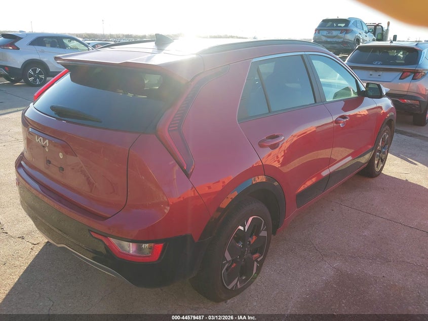 2024 Kia Niro VIN KNDCR3L12R5108600 IAAI salvage auction — FRONT & REAR, Salvage Title, sold $7,800 on 2026-07-06 (photo 4)