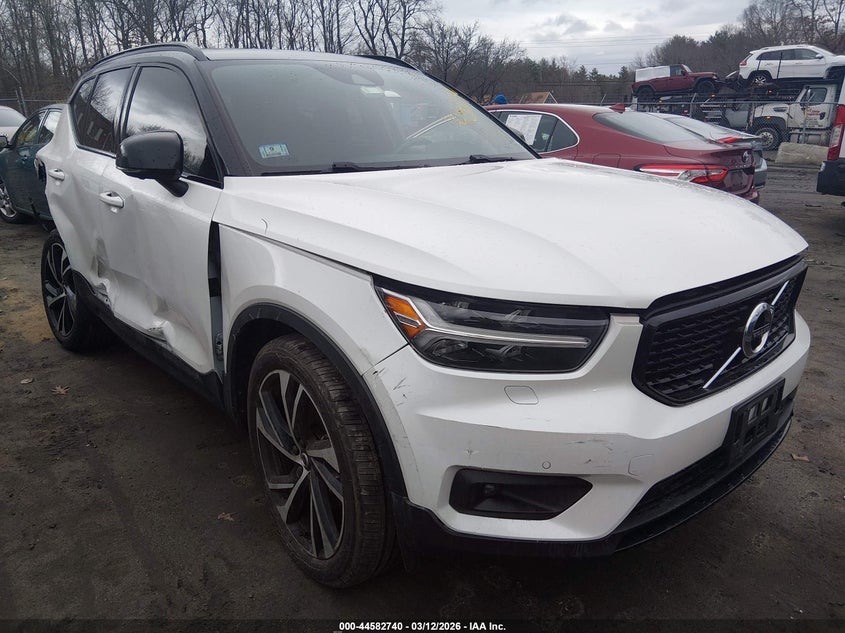 2022 Volvo Xc40 VIN YV4162UM1N2722954 IAAI salvage auction — RIGHT SIDE, Salvage (Massachusetts), sold $6,500 on 2026-07-14 (photo 1)