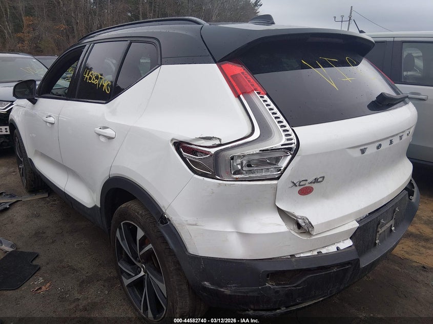 2022 Volvo Xc40 VIN YV4162UM1N2722954 IAAI salvage auction — RIGHT SIDE, Salvage (Massachusetts), sold $6,500 on 2026-07-14 (photo 3)