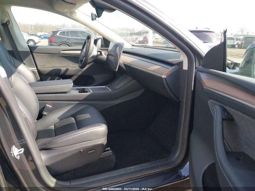 2024 Tesla Model y VIN 7SAYGDEF0RF036131 IAAI salvage auction — FRONT & REAR, Salvage Title, sold $14,600 on 2026-07-16 (photo 5)