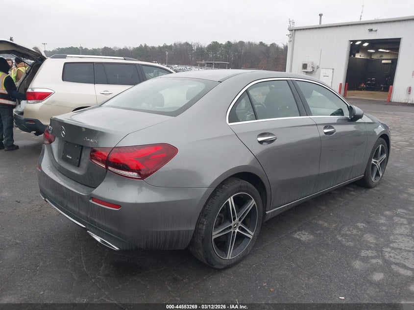 2020 Mercedes-benz A-klasse VIN W1K3G4FB6LJ210633 IAAI salvage auction — LEFT SIDE, Salvage Title, sold $8,050 on 2026-07-07 (photo 4)
