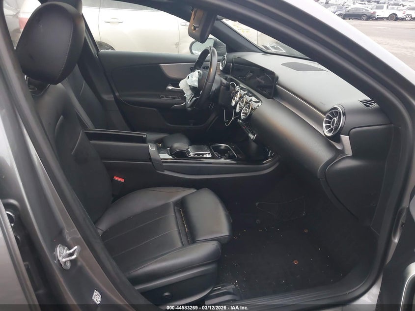 2020 Mercedes-benz A-klasse VIN W1K3G4FB6LJ210633 IAAI salvage auction — LEFT SIDE, Salvage Title, sold $8,050 on 2026-07-07 (photo 5)
