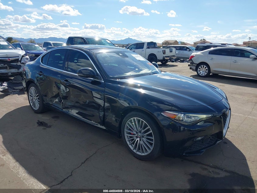 2018 Alfa romeo Giulia VIN ZARFAEEN4J7571532 IAAI salvage auction — RIGHT SIDE, Salvage (Arizona), sold $1,050 on 2026-07-28 (photo 1)