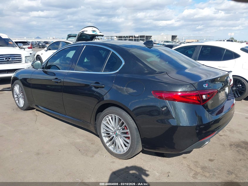 2018 Alfa romeo Giulia VIN ZARFAEEN4J7571532 IAAI salvage auction — RIGHT SIDE, Salvage (Arizona), sold $1,050 on 2026-07-28 (photo 3)