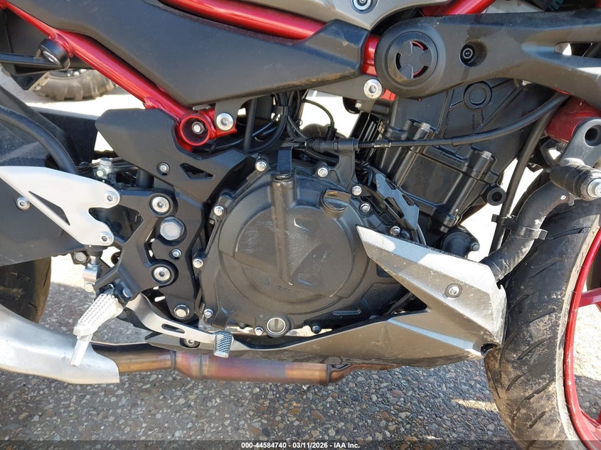 2025 Kawasaki Er VIN ML5ERGF17SDA38287 IAAI salvage auction — FRONT END, Salvage Title, sold $900 on 2026-07-08 (photo 8)