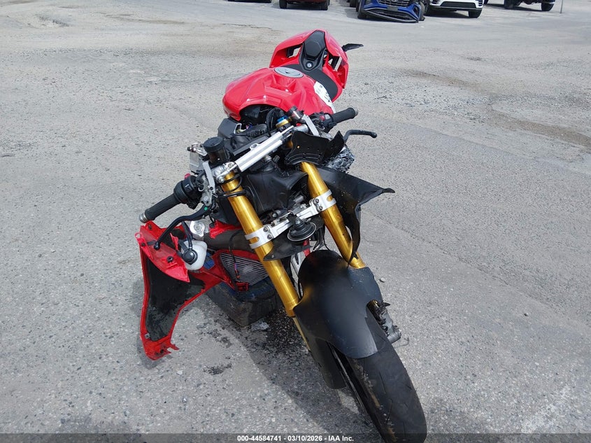 2025 Ducati Panigale VIN ZDMDAG6W6SB004438 IAAI salvage auction — FRONT & REAR, Salvage Title, sold $4,300 on 2026-07-14 (photo 5)