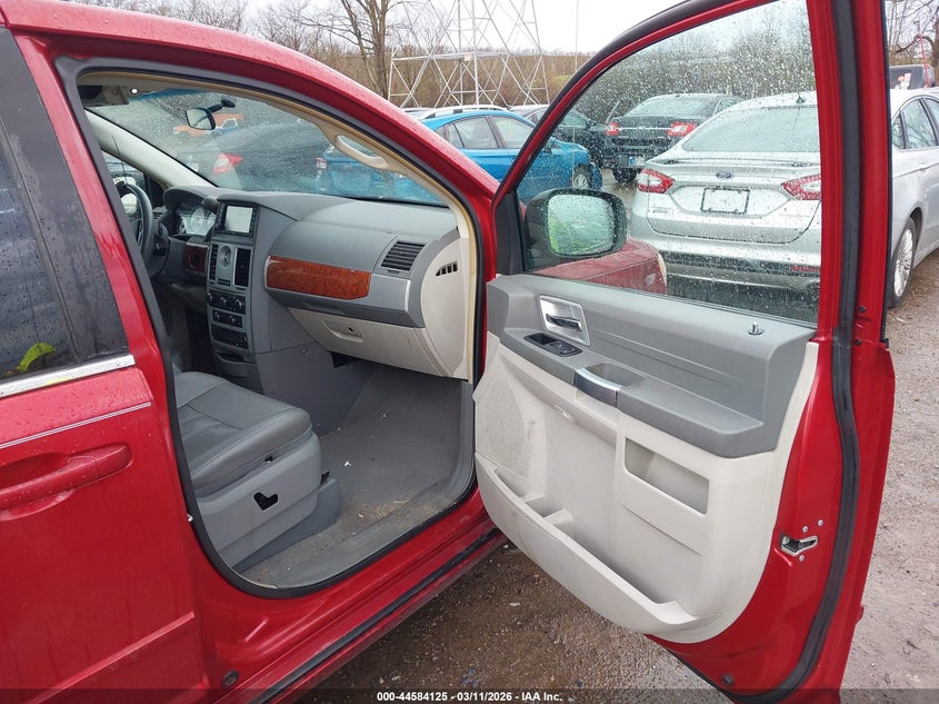 2008 Chrysler Town & country VIN 2A8HR54P98R793354 IAAI salvage auction — RIGHT FRONT, Clear (Indiana), sold $725 on 2026-07-24 (photo 5)