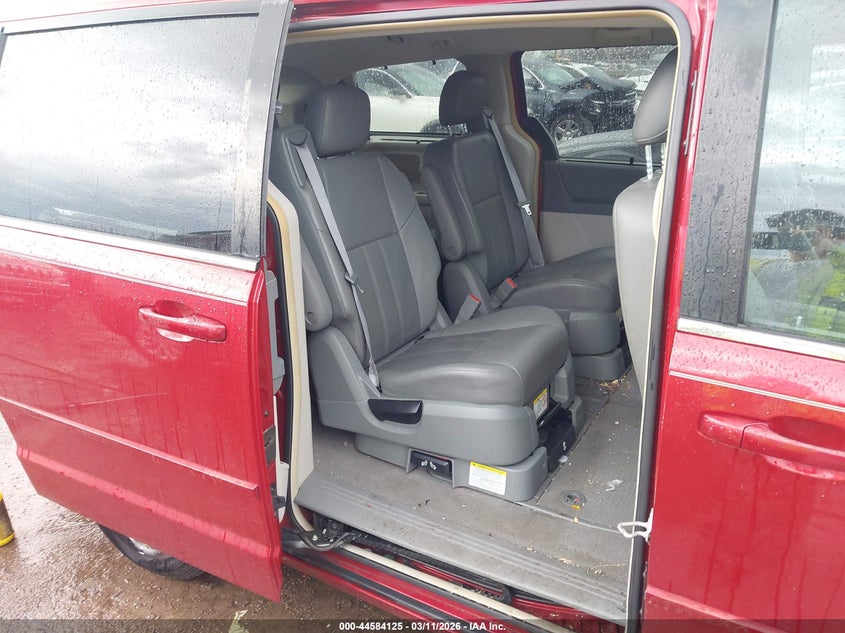 2008 Chrysler Town & country VIN 2A8HR54P98R793354 IAAI salvage auction — RIGHT FRONT, Clear (Indiana), sold $725 on 2026-07-24 (photo 8)