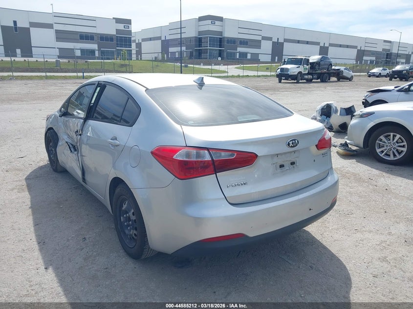 2015 Kia Forte VIN KNAFK4A63F5263946 IAAI salvage auction — LEFT SIDE, Original (Texas), sold $1,150 on 2026-07-07 (photo 3)