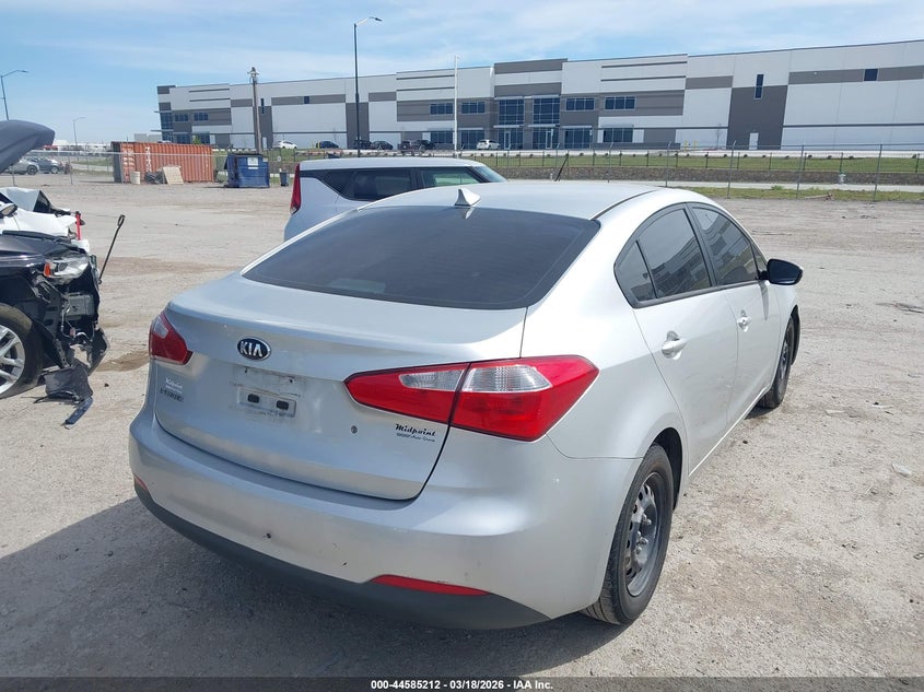 2015 Kia Forte VIN KNAFK4A63F5263946 IAAI salvage auction — LEFT SIDE, Original (Texas), sold $1,150 on 2026-07-07 (photo 4)