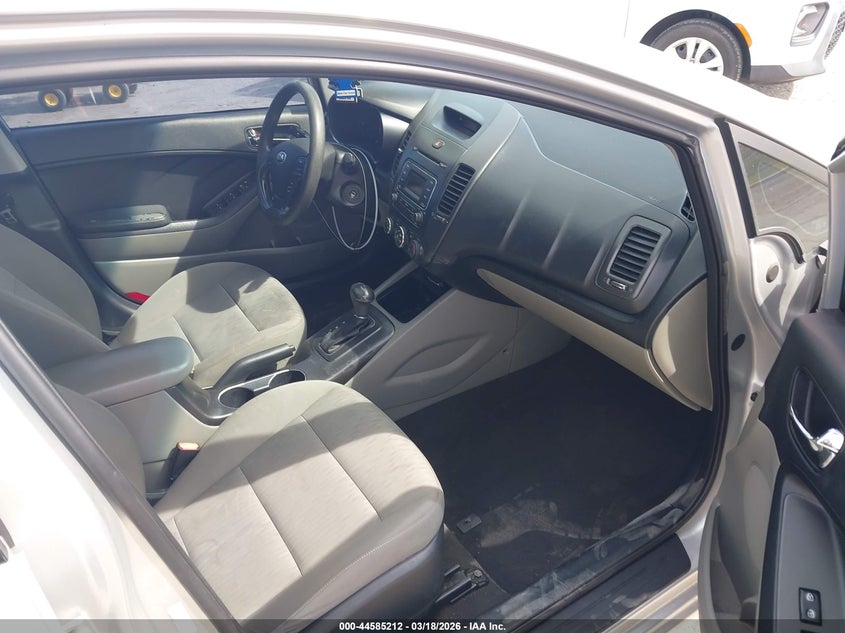 2015 Kia Forte VIN KNAFK4A63F5263946 IAAI salvage auction — LEFT SIDE, Original (Texas), sold $1,150 on 2026-07-07 (photo 5)