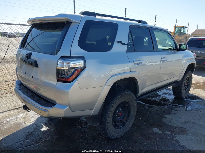 2022 Toyota 4runner VIN JTERU5JR6N6000218 IAAI salvage auction — LEFT FRONT, Original (Texas), sold $10,450 on 2026-07-07 (photo 4)