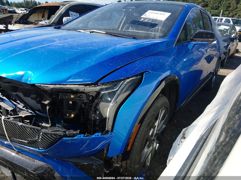 2025 Cadillac Optiq VIN 3GYK3DMR5SS236116 IAAI salvage auction — FRONT END, Bill Of Sale (Washington), sold $11,400 on 2026-08-03 (photo 2)