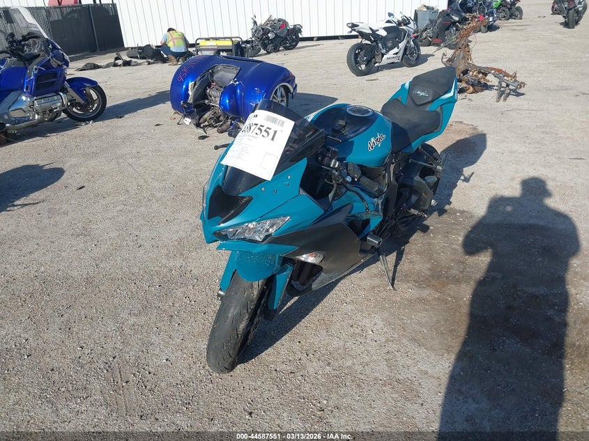 2021 Kawasaki Zx VIN JKBZXJH13MA007763 IAAI salvage auction — THEFT, Salvage Title, sold $1,050 on 2026-07-29 (photo 2)