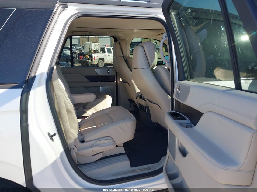 2019 Lincoln Navigator VIN 5LMJJ3LT7KEL26594 IAAI salvage auction — FRONT END, Clear (Oklahoma), sold $15,200 on 2026-07-22 (photo 8)
