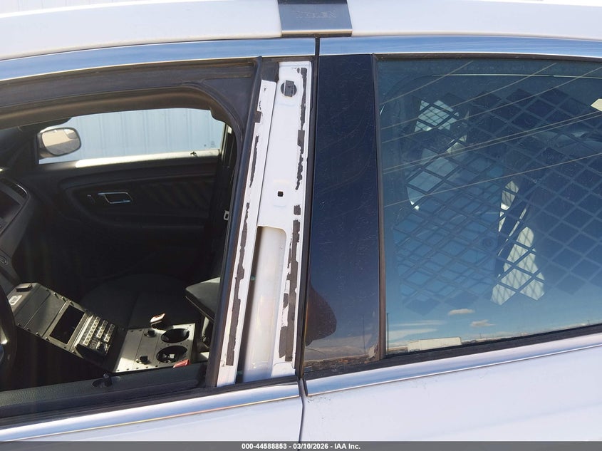 2018 Ford Police VIN 1FAHP2L88JG141571 IAAI salvage auction — NORMAL WEAR, Sf97 (Colorado), sold $5,200 on 2026-07-08 (photo 6)