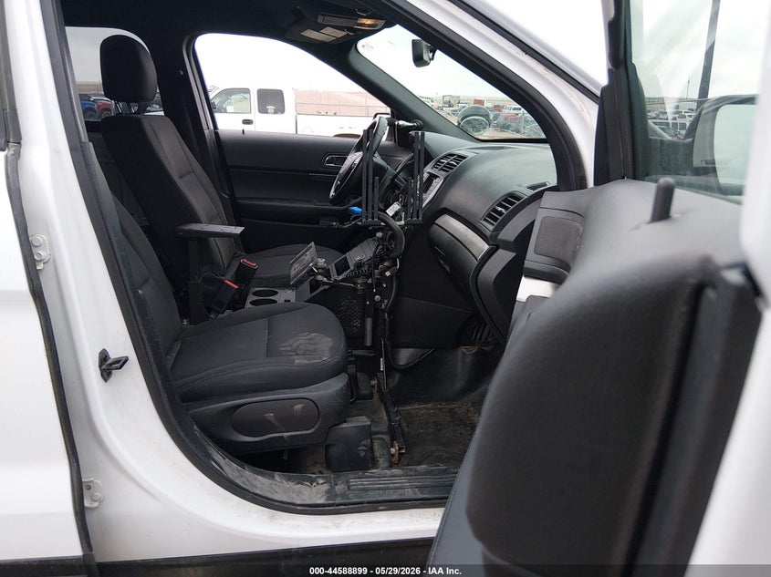 2018 Ford Police interceptor utility VIN 1FM5K8ARXJGC57232 IAAI salvage auction — NORMAL WEAR, Sf97 (Colorado), sold $5,000 on 2026-07-08 (photo 5)
