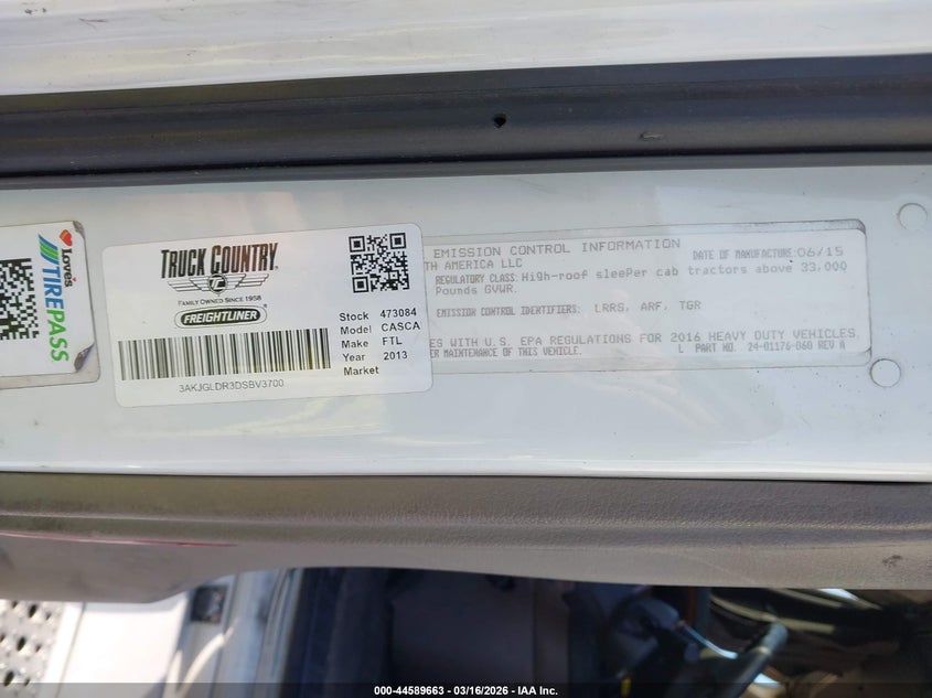 2013 Freightliner Cascadia 125 VIN 3AKJGLDR3DSBV3700 IAAI salvage auction — REPOSSESSION, Clear (Florida), sold $25 on 2026-07-29 (photo 8)