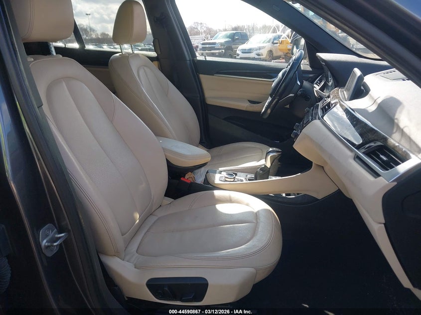 2017 BMW X1 VIN WBXHT3Z39H4A54335 IAAI salvage auction — RIGHT FRONT, Salvage Title, sold $3,825 on 2026-07-07 (photo 5)