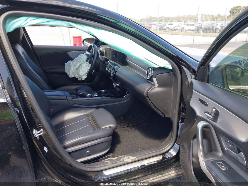 2019 Mercedes-benz A-klasse VIN WDD3G4EB9KW031859 IAAI salvage auction — REAR END, Salvage Title, sold $3,000 on 2026-07-09 (photo 5)