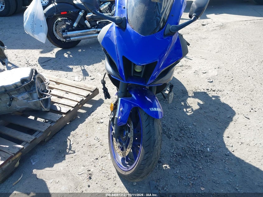 2024 Yamaha Yzf VIN JYARM38Y1RA002902 IAAI salvage auction — RIGHT SIDE, Salvage Title, sold $2,850 on 2026-07-08 (photo 5)