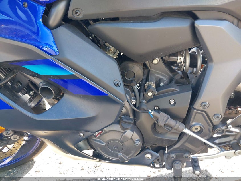 2024 Yamaha Yzf VIN JYARM38Y1RA002902 IAAI salvage auction — RIGHT SIDE, Salvage Title, sold $2,850 on 2026-07-08 (photo 9)