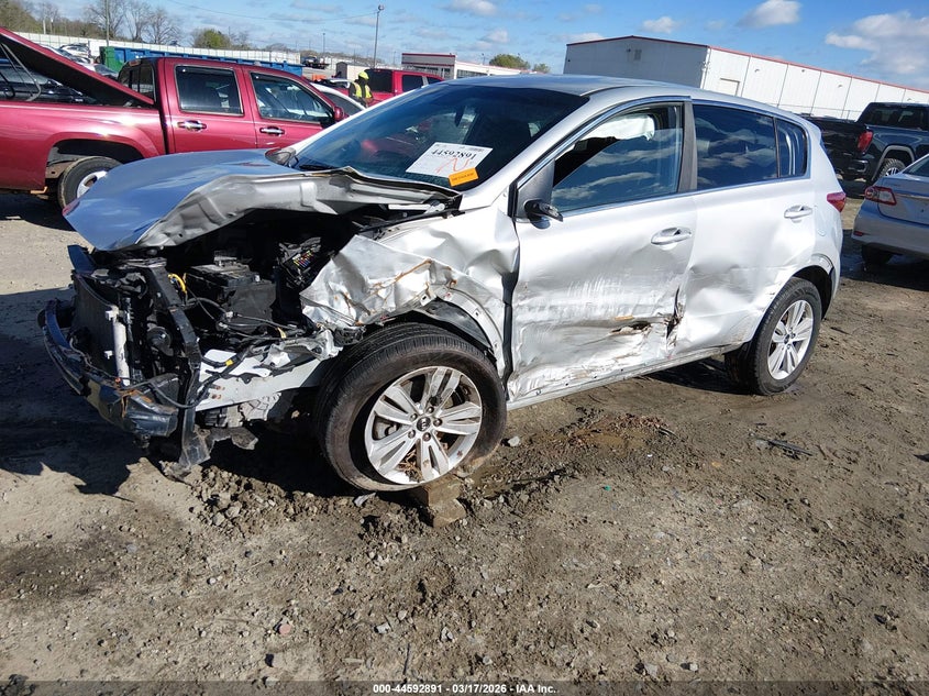 2019 Kia Sportage VIN KNDPM3AC8K7586910 IAAI salvage auction — FRONT END, Salvage Title, sold $925 on 2026-07-09 (photo 2)