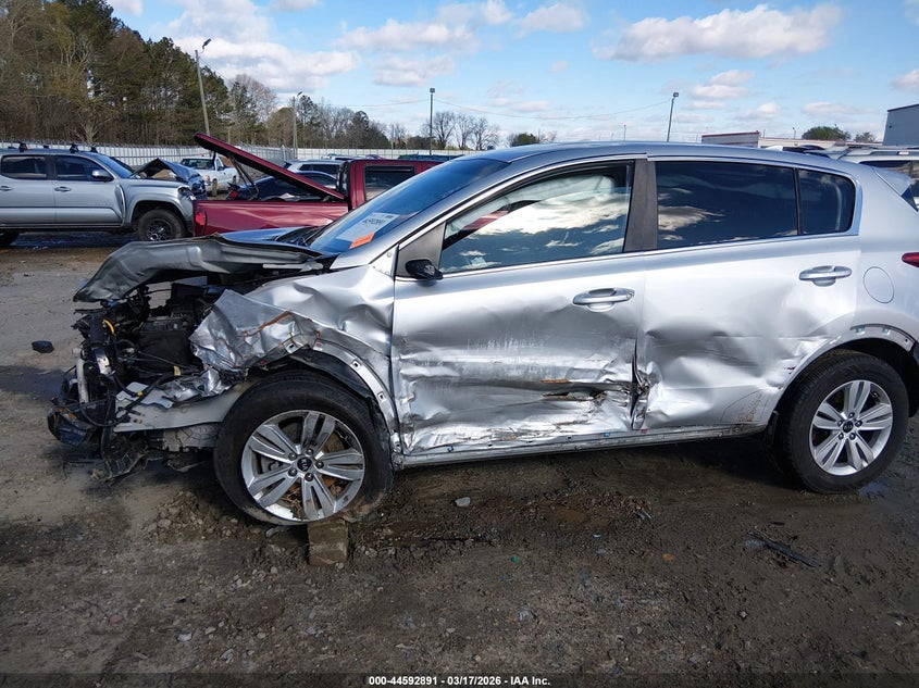 2019 Kia Sportage VIN KNDPM3AC8K7586910 IAAI salvage auction — FRONT END, Salvage Title, sold $925 on 2026-07-09 (photo 6)