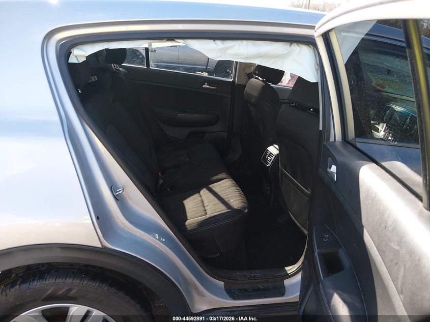 2019 Kia Sportage VIN KNDPM3AC8K7586910 IAAI salvage auction — FRONT END, Salvage Title, sold $925 on 2026-07-09 (photo 8)