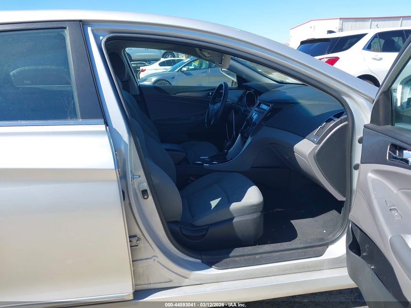 2011 Hyundai Sonata hybrid VIN KMHEC4A41BA002418 IAAI salvage auction — RIGHT FRONT, Salvage (Georgia), sold $775 on 2026-07-16 (photo 5)