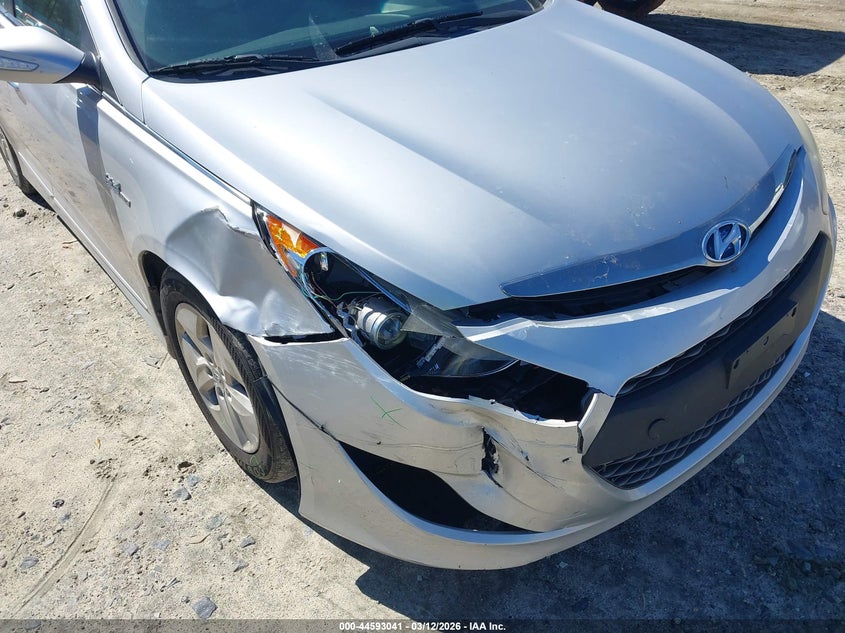2011 Hyundai Sonata hybrid VIN KMHEC4A41BA002418 IAAI salvage auction — RIGHT FRONT, Salvage (Georgia), sold $775 on 2026-07-16 (photo 6)