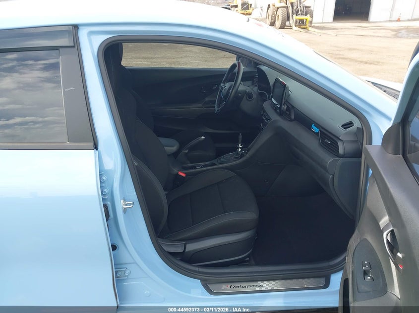 2019 Hyundai Veloster VIN KMHT36AHXKU001451 IAAI salvage auction — UNKNOWN, Salvage Title, sold $1,650 on 2026-07-11 (photo 5)