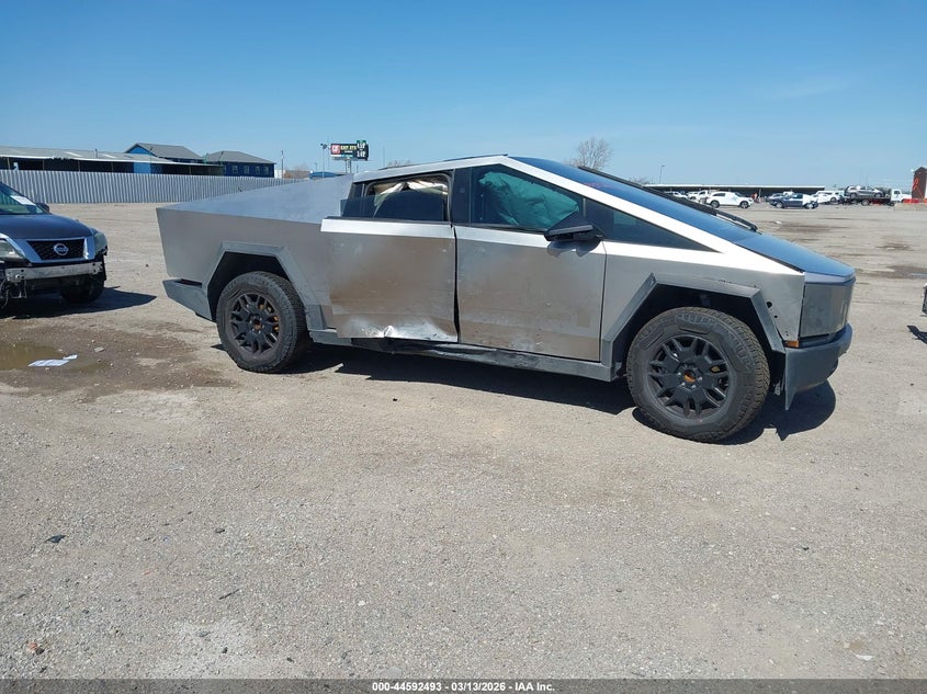 2024 Tesla Cybertruck VIN 7G2CEHED5RA002165 IAAI salvage auction — LEFT & RIGHT, Salvage Title, sold $1,050 on 2026-07-29 (photo 6)