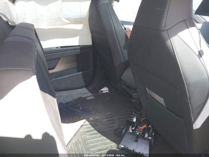 2024 Tesla Cybertruck VIN 7G2CEHED5RA002165 IAAI salvage auction — LEFT & RIGHT, Salvage Title, sold $1,050 on 2026-07-29 (photo 8)