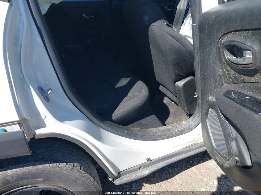 2021 Jeep Renegade VIN ZACNJDAB9MPM23229 IAAI salvage auction — FRONT & REAR, Salvage (Kentucky), sold $425 on 2026-07-28 (photo 8)