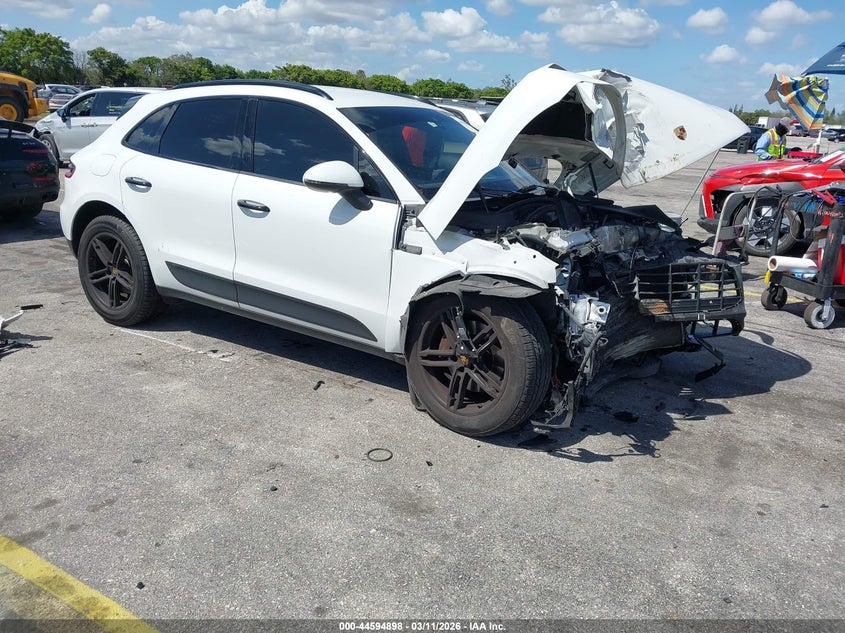 2017 Porsche Macan VIN WP1AA2A59HLB80417 IAAI salvage auction — FRONT END, Salvage Title, sold $475 on 2026-08-20 (photo 1)