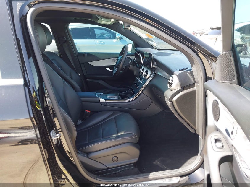 2021 Mercedes-benz Glc VIN W1N0G8DB5MF894577 IAAI salvage auction — REAR END, Salvage Title, sold $1,550 on 2026-08-31 (photo 5)