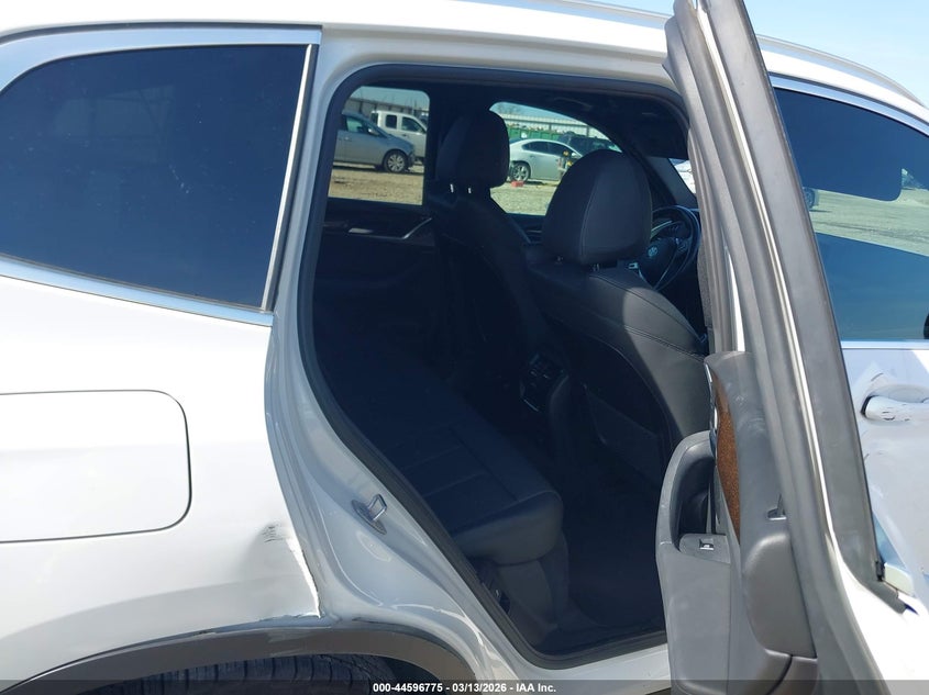 2019 BMW X3 VIN 5UXTR7C51KLR46532 IAAI salvage auction — RIGHT SIDE, Salvage Title, sold $7,200 on 2026-07-19 (photo 8)