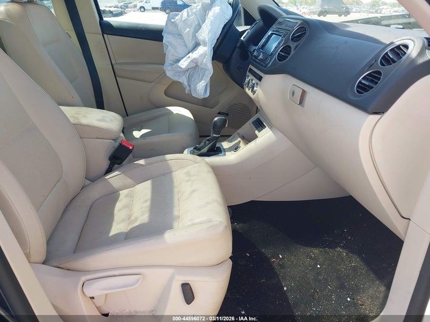 2015 Volkswagen Tiguan VIN WVGAV7AX6FW501096 IAAI salvage auction — FRONT END, Rebuildable (Florida), sold $825 on 2026-07-06 (photo 5)