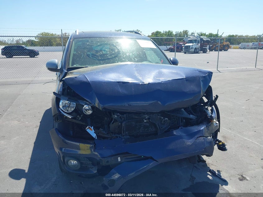 2015 Volkswagen Tiguan VIN WVGAV7AX6FW501096 IAAI salvage auction — FRONT END, Rebuildable (Florida), sold $825 on 2026-07-06 (photo 6)