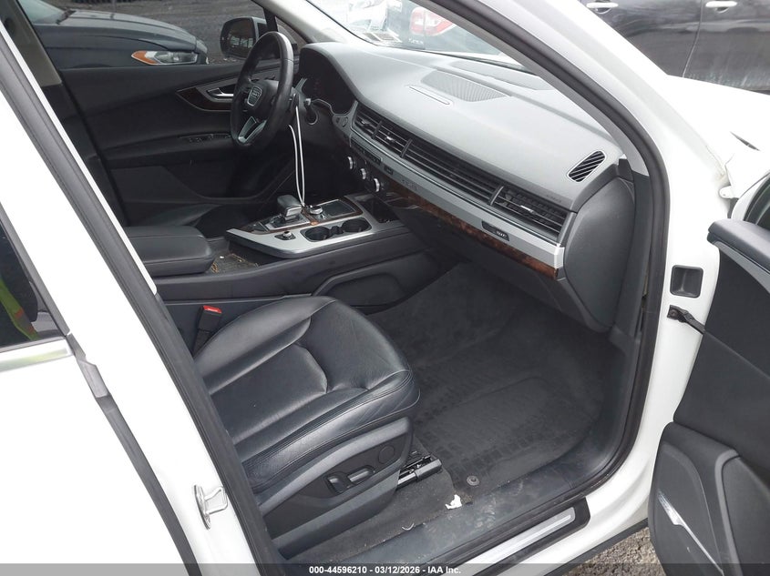 2019 Audi Q7 VIN WA1LHAF77KD027623 IAAI salvage auction — RIGHT FRONT, Salvage Title, sold $7,250 on 2026-07-14 (photo 5)