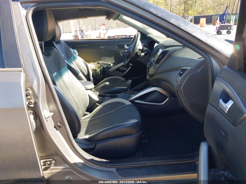 2015 Hyundai Veloster VIN KMHTC6AE4FU243079 IAAI salvage auction — RIGHT SIDE, Salvage Title, sold $1,300 on 2026-07-08 (photo 5)