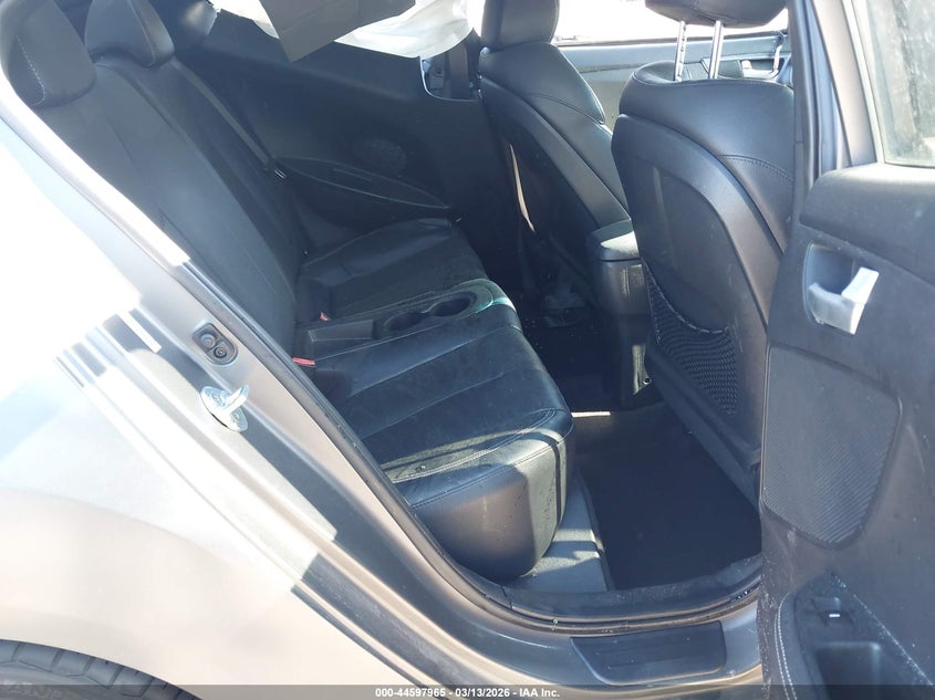2015 Hyundai Veloster VIN KMHTC6AE4FU243079 IAAI salvage auction — RIGHT SIDE, Salvage Title, sold $1,300 on 2026-07-08 (photo 8)