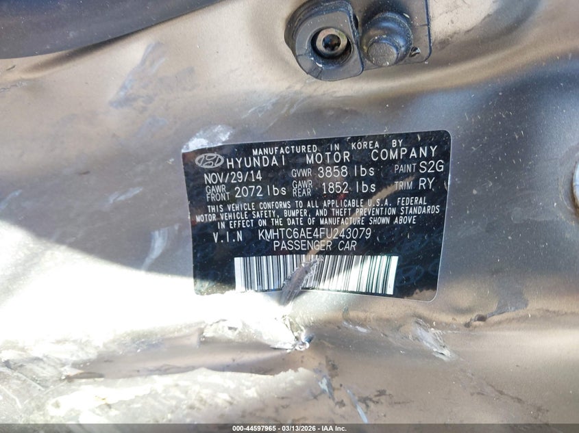 2015 Hyundai Veloster VIN KMHTC6AE4FU243079 IAAI salvage auction — RIGHT SIDE, Salvage Title, sold $1,300 on 2026-07-08 (photo 9)