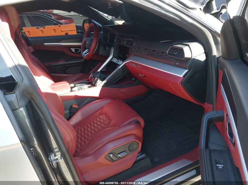 2019 Lamborghini Urus VIN ZPBUA1ZL2KLA04790 IAAI salvage auction — Rear End, Salvage (California), sold $79,000 on 2026-05-06 (photo 5)