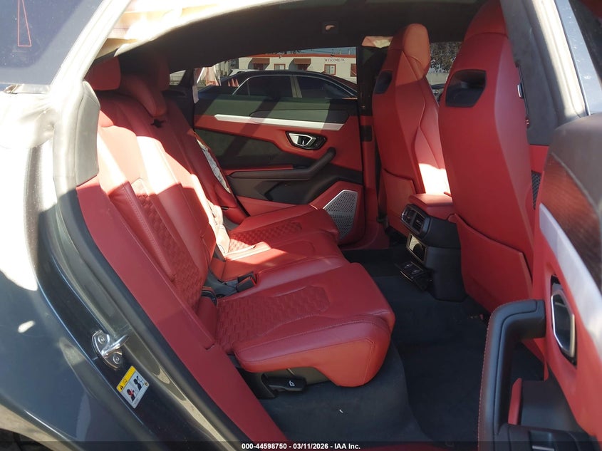 2019 Lamborghini Urus VIN ZPBUA1ZL2KLA04790 IAAI salvage auction — Rear End, Salvage (California), sold $79,000 on 2026-05-06 (photo 8)